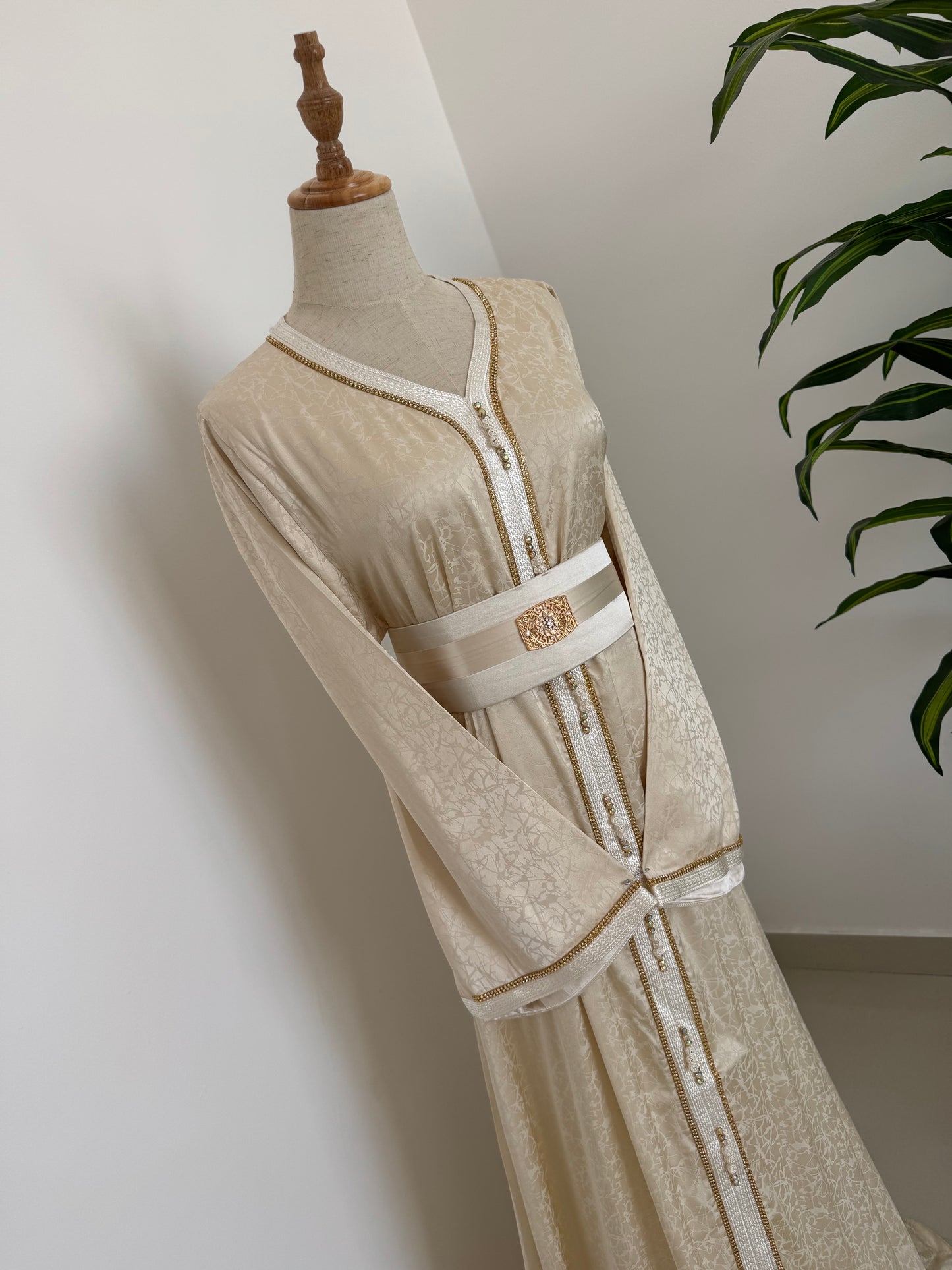 Elegant Beige Kaftan with Beige Sleeve Lining and Belt