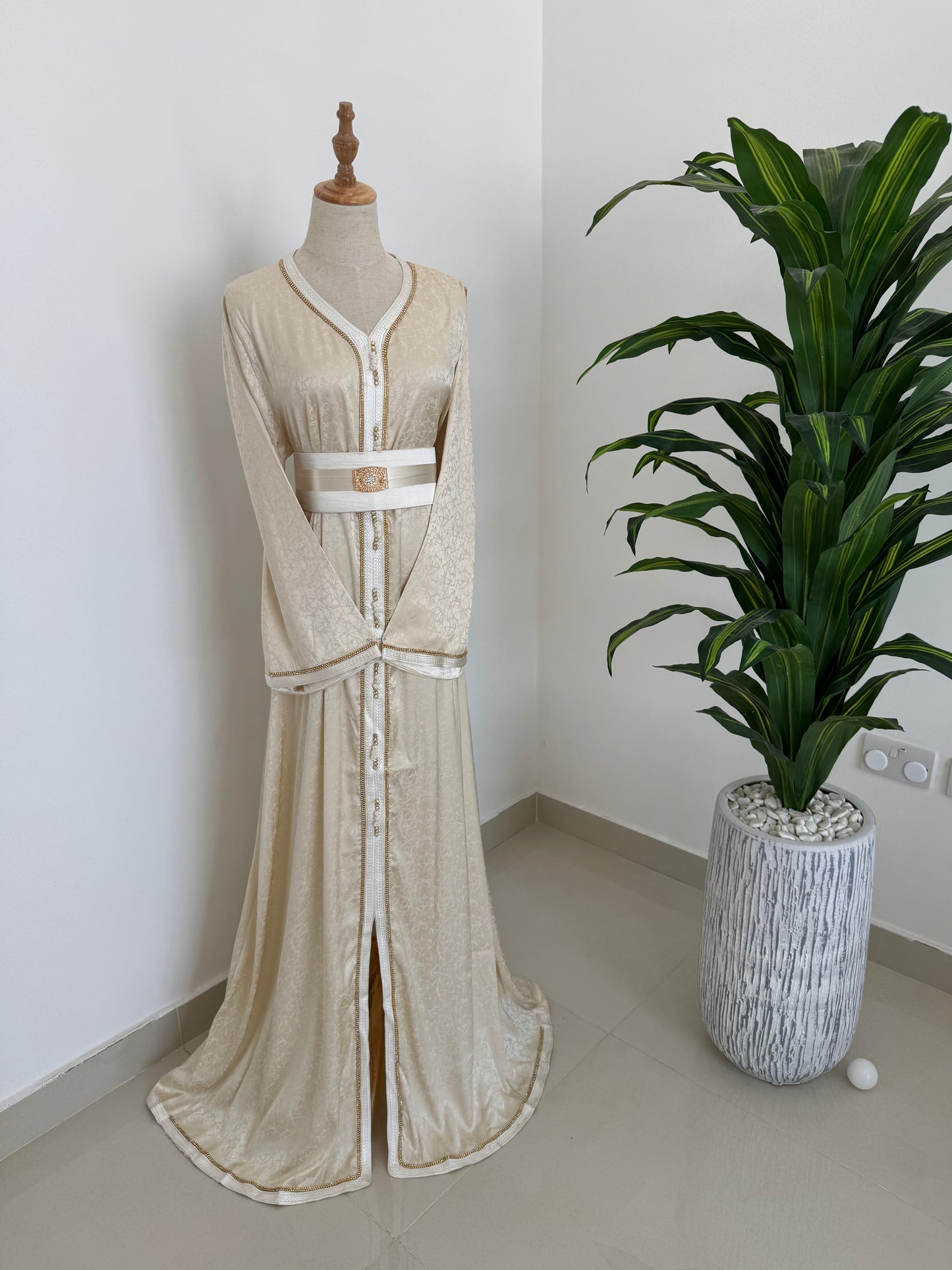 Elegant Beige Kaftan with Beige Sleeve Lining and Belt