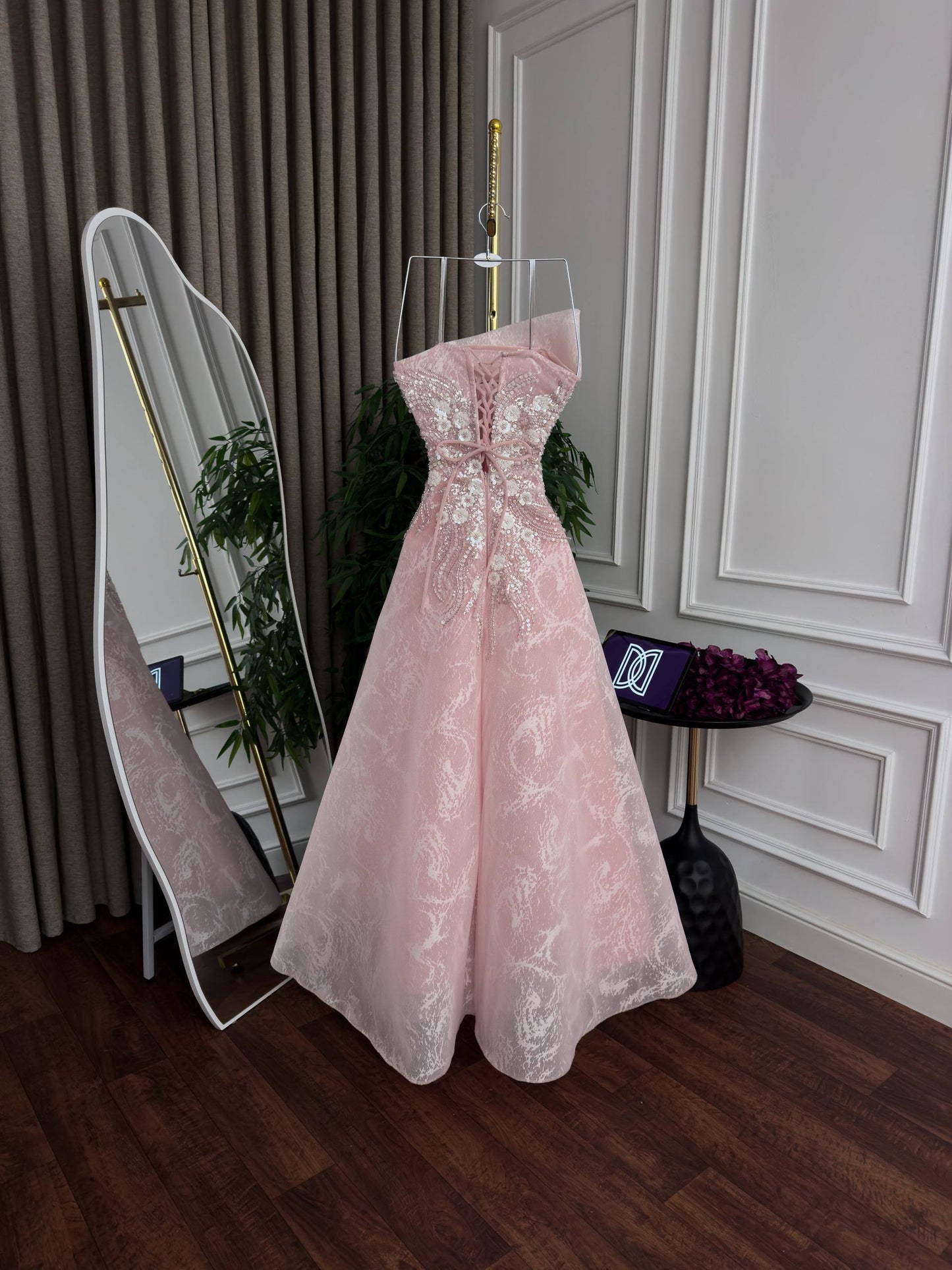 DIO Pink Chiffon Flared Evening Dress with Beaded Embroidery Collar