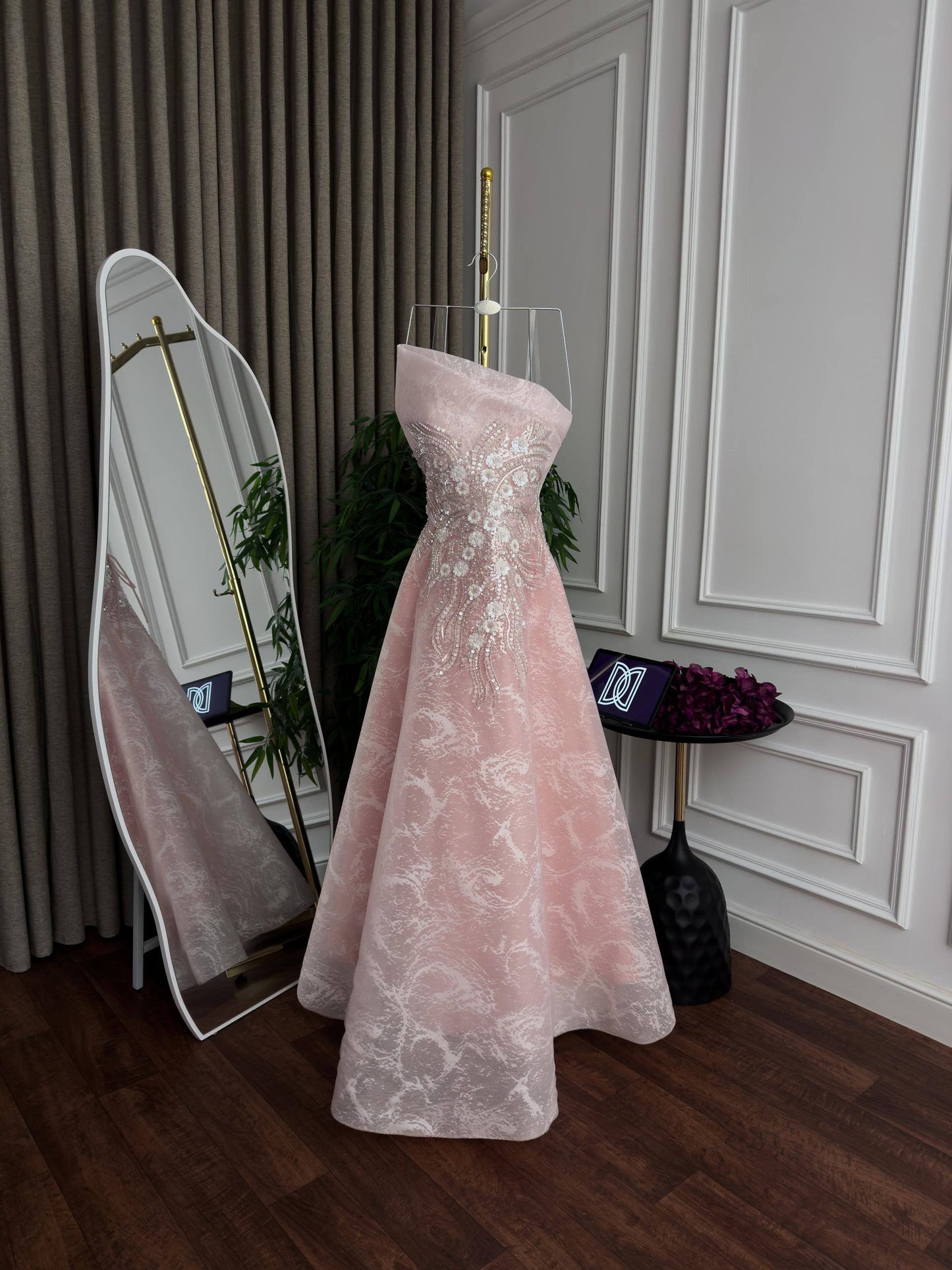 DIO Pink Chiffon Flared Evening Dress with Beaded Embroidery Collar