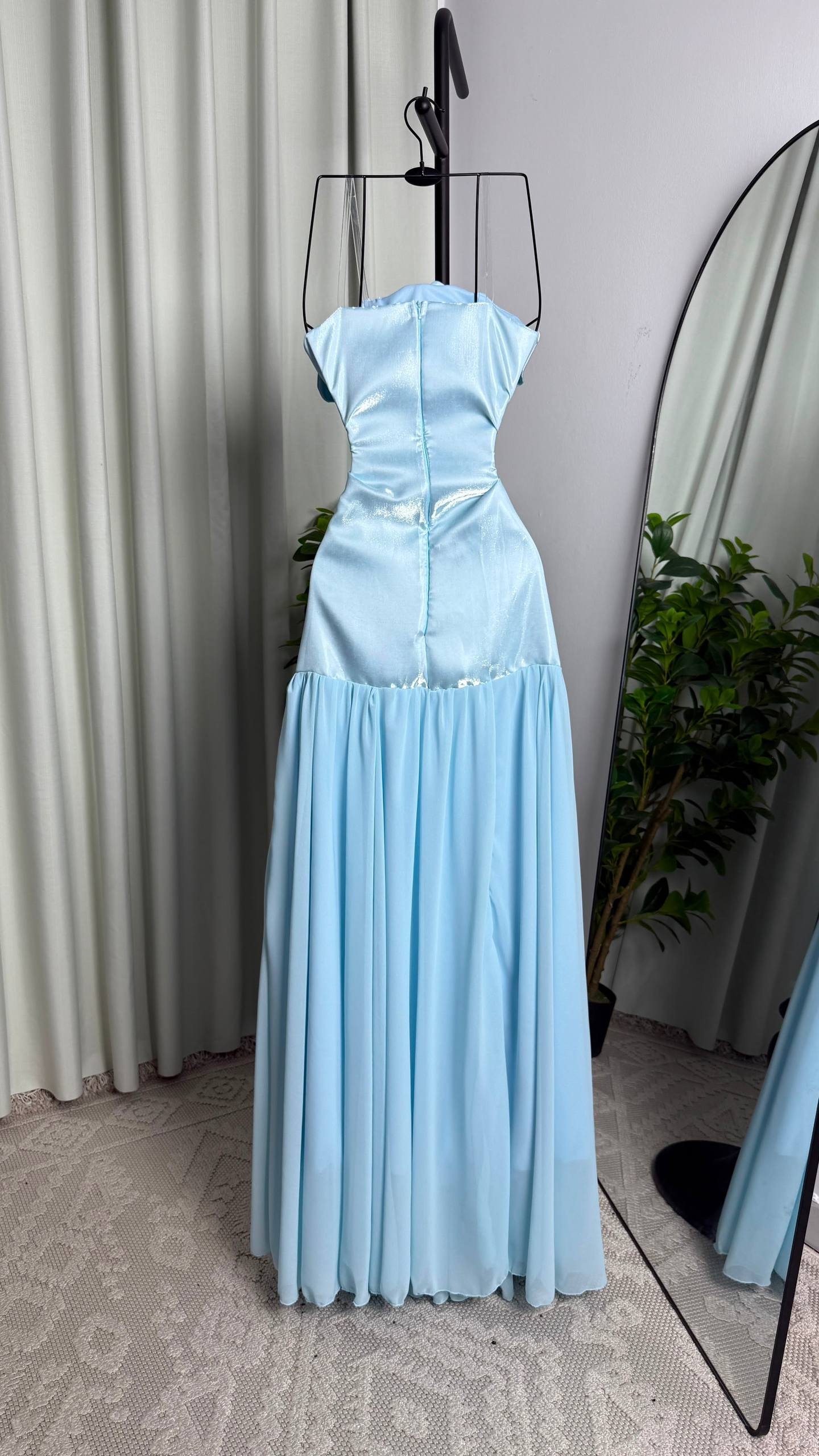 MNG Luxurious Evening Gown with 3D Floral Embellishments, Pearls, and a Flowing Chiffon Skirt