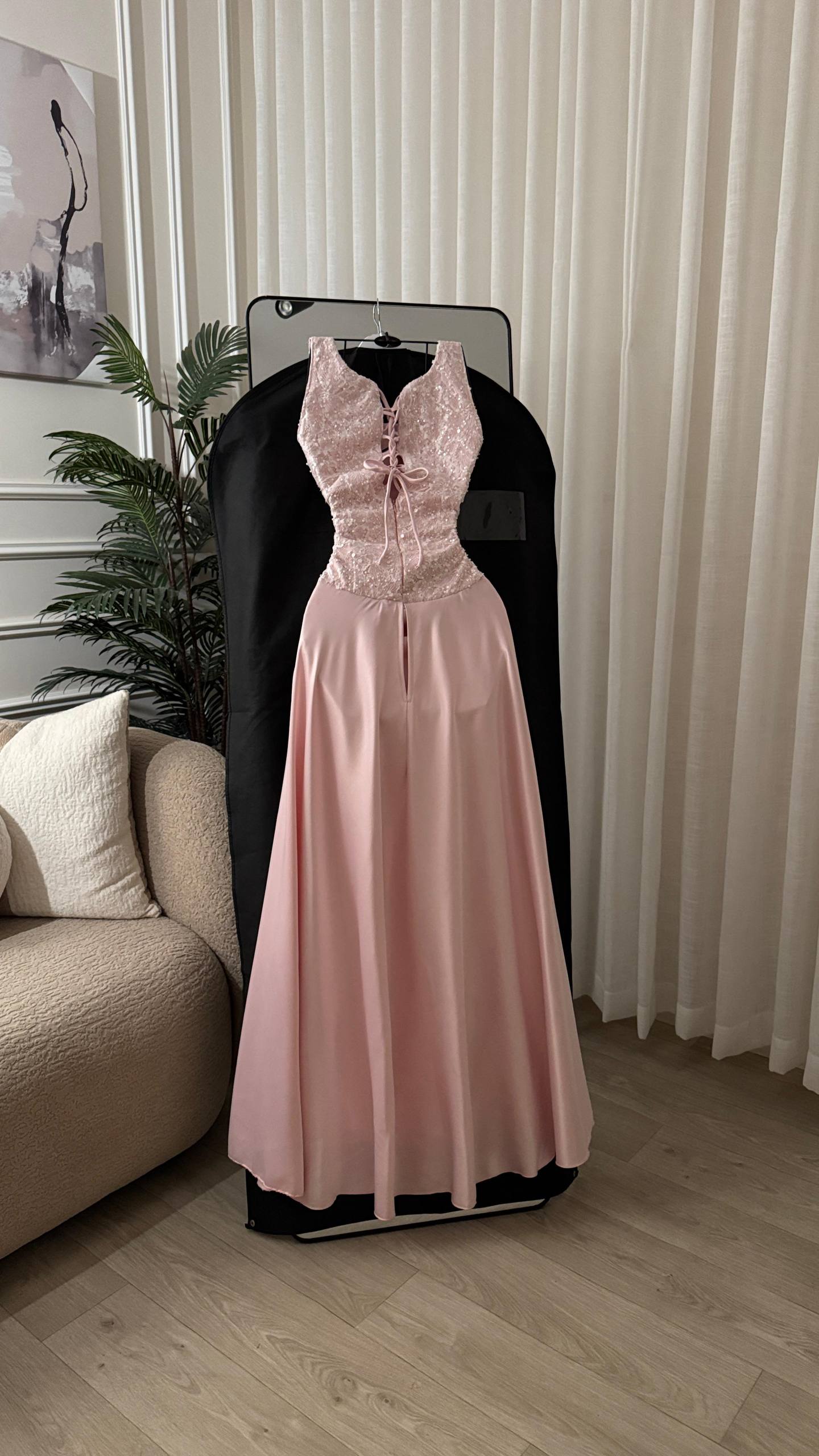 KN Elegant Pink Evening Dress with Refined Design, Upper Embroidery and Flowing Satin Skirt