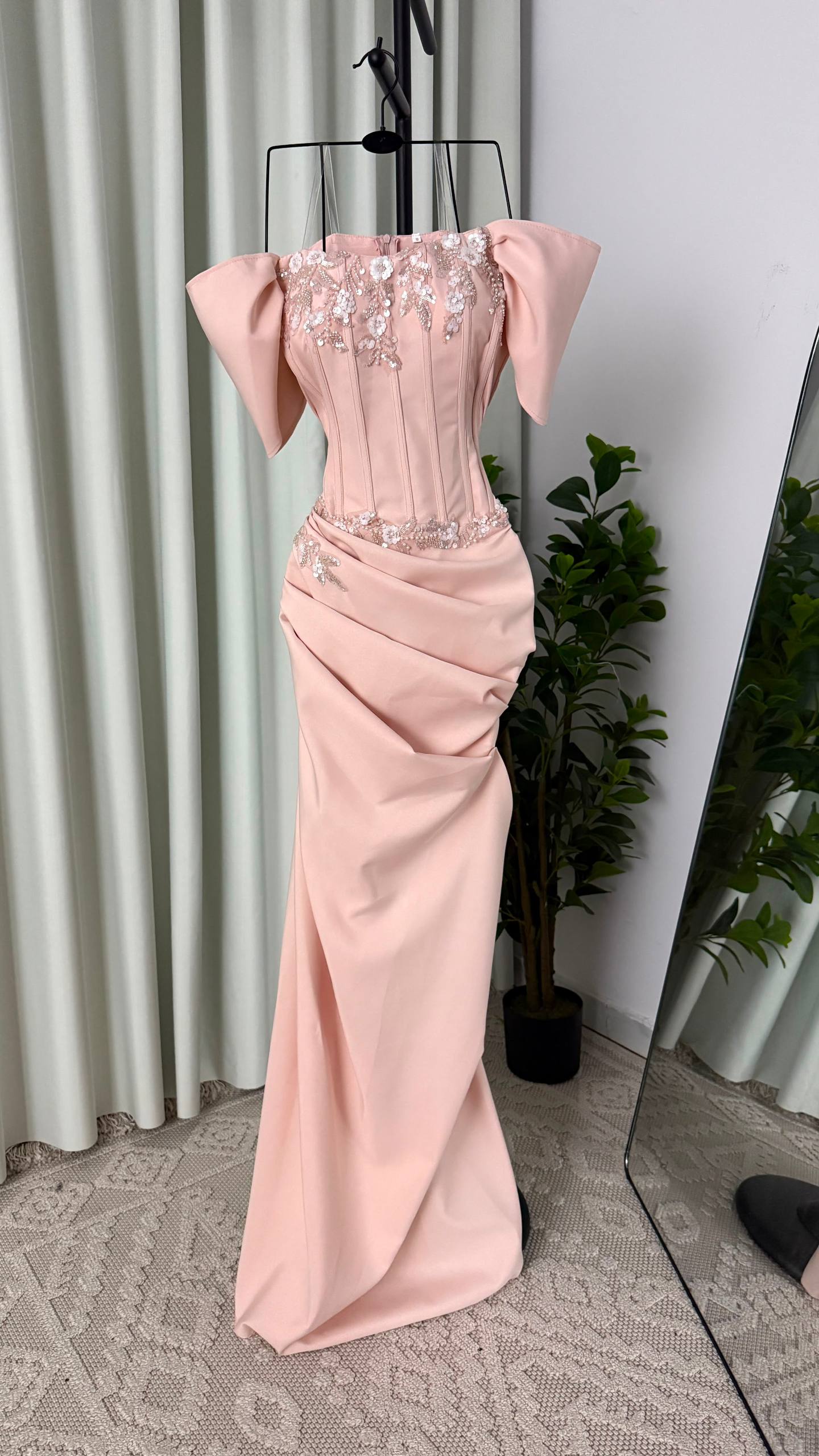 Mng12 Soft Pink Evening Dress with Corset Design and Luxurious Floral Embroidery