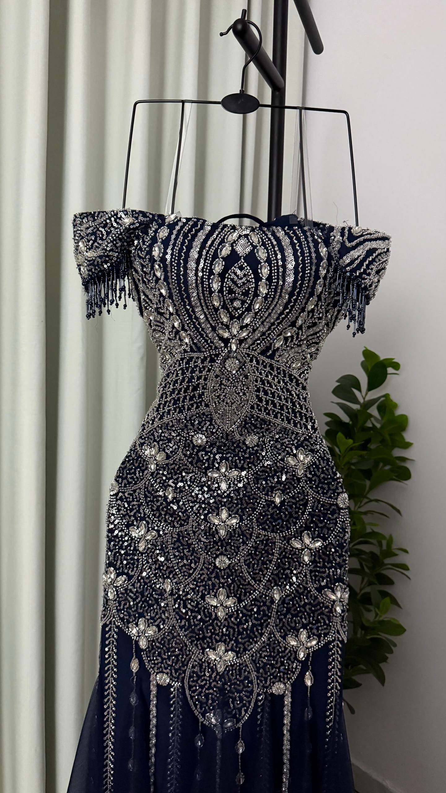 Mng11 Luxurious Dark Blue Evening Dress with Dense Crystal Embroidery