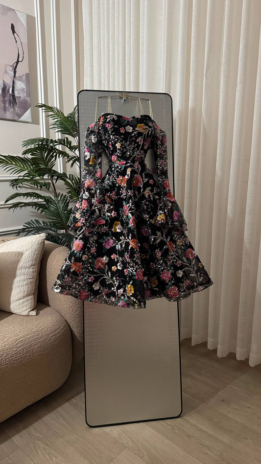 Short dress for ambiguous age kn07