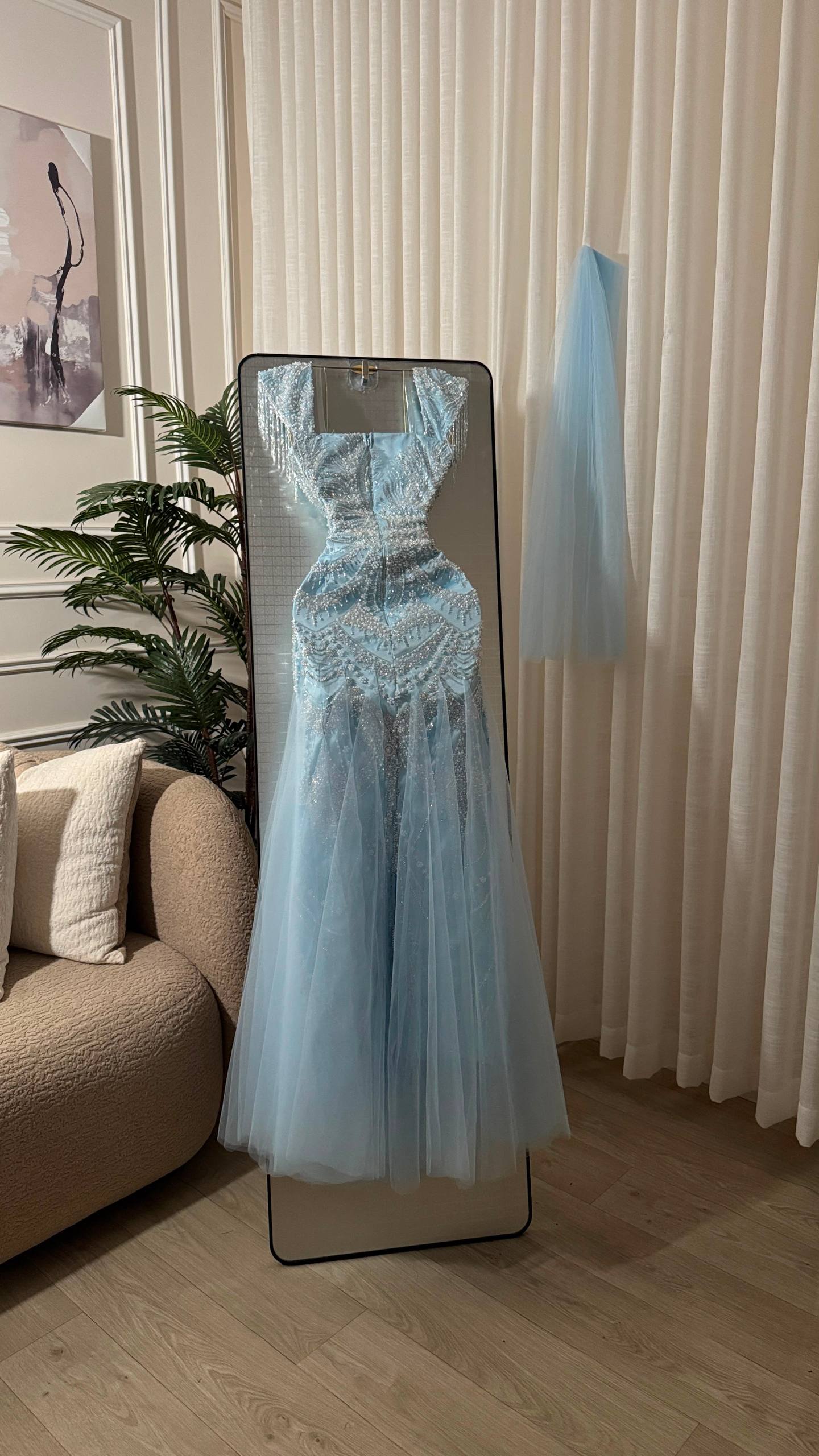 KN06 Elegant Light Blue Evening Dress with Luxurious Chic, Tulle and Tulle Shawl