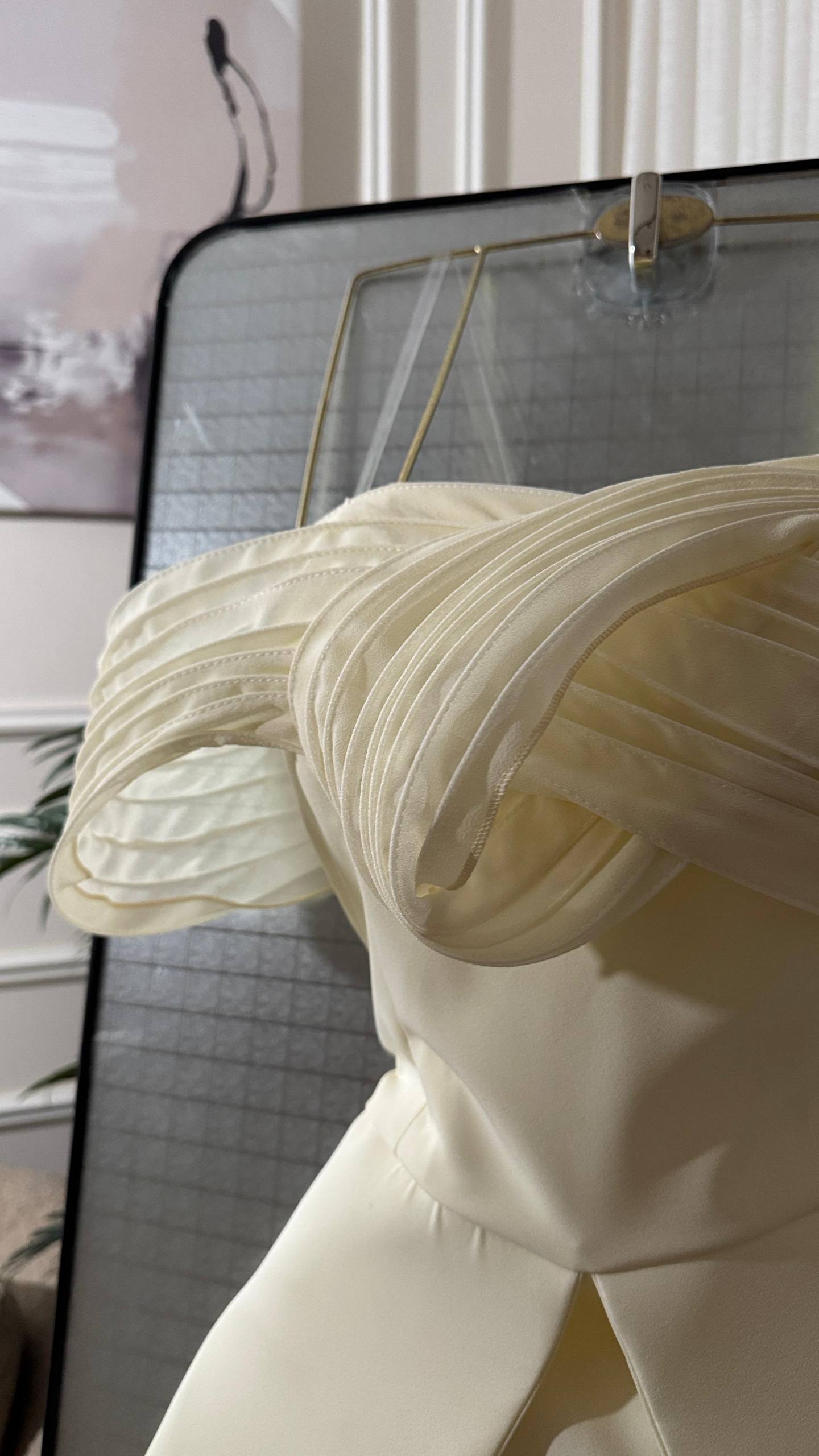 KN03 Elegant White Dress for the ENGAGEMENT in Barbie Style with Fringe